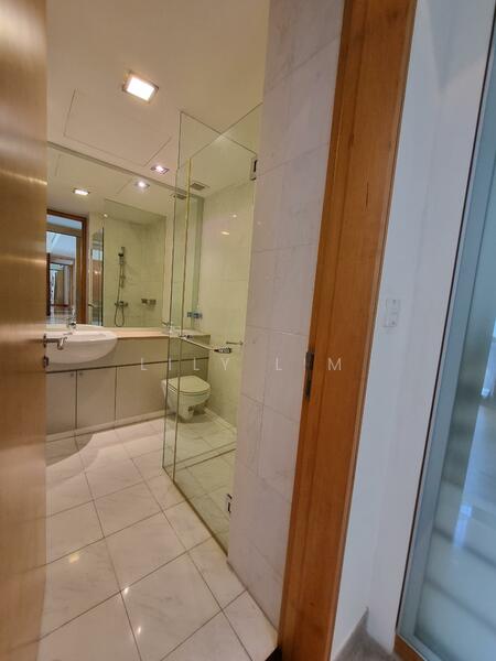 The Light @ Cairnhill, 50 Cairnhill Road, 3 Bedrooms, 1,689 sqft, Condominium For Rent, by Lily Lim, 25185992 - bedroom 1 attached bathroom - PropertyGuru.com.sg