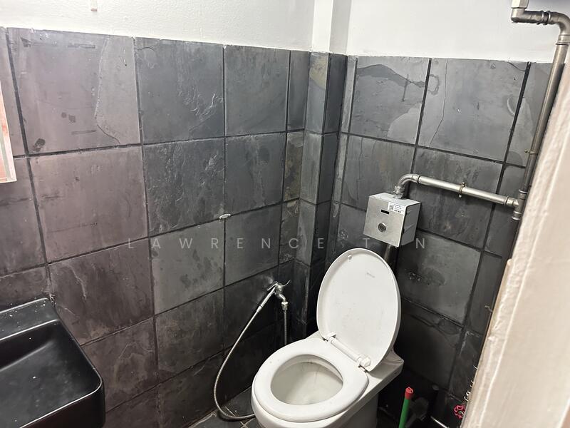 Double Storey F&B Shophouse in the most vibrant enclave in Bugis/Bras