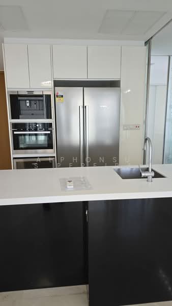 Vista Residences, 26 Jalan Datoh, 4 Bedrooms, 1,410 sqft, Condominium For Rent, by Alphonsus Pereira, 25186702 - Dry Kitchen - PropertyGuru.com.sg