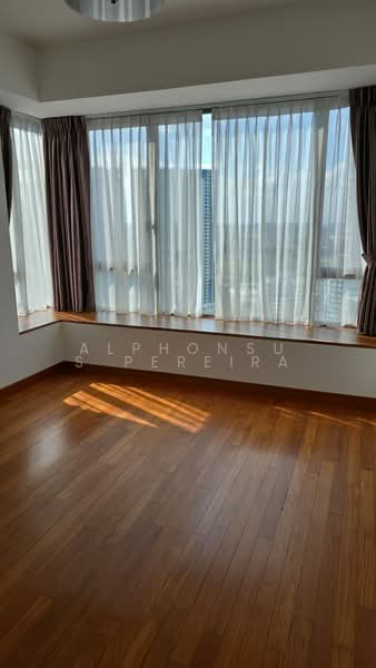 Vista Residences, 26 Jalan Datoh, 4 Bedrooms, 1,410 sqft, Condominium For Rent, by Alphonsus Pereira, 25186702 - master room - PropertyGuru.com.sg