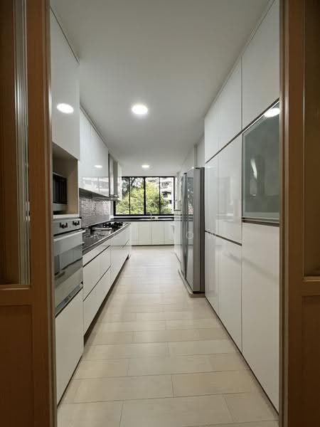 Sutton Place, 26 Farrer Road, Tanglin / Holland / Bukit Timah, 4 Bedrooms, 3,304 sqft, Condominium For Rent, by Roy Low, 25189728 - PropertyGuru.com.sg