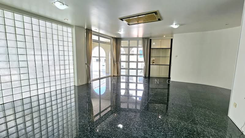 ☆Old-world Wealthy☆ Charming 5 level Semi-D with Pool, Natatorium, 2 Basements. Shortcut to Buses, Sennett Avenue | Lucky Heights | Bedok South, 6 Bedrooms, 11,240 sqft, Semi-Detached House For Sale, by Clara Heng, 25190289 - PropertyGuru.com.sg
