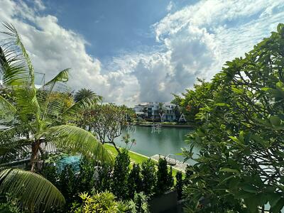 For Rent - Paradise Island