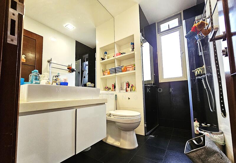 Common room 3 toilet