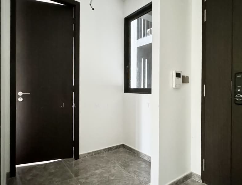 Hyll on Holland, 95 Holland Road, 3 Bedrooms, 1,055 sqft, Condominium For Rent, by Jasmine Tan, 25193670 - Utility/Study Room - PropertyGuru.com.sg