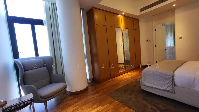 For Rent - The Colonnade