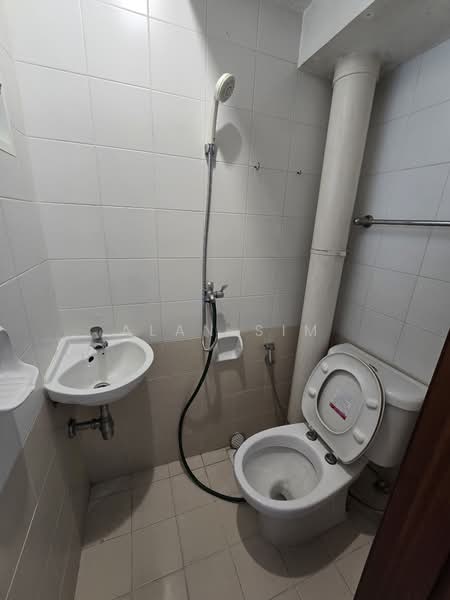 Evergreen Park, 35 Hougang Avenue 7, 3 Bedrooms, 1,238 sqft, Condominium For Rent, by Alan Sim, 25194609 - PropertyGuru.com.sg