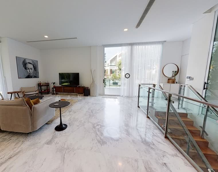 Keen Sellers! Modern Detached Car Porch for 4 - 6 Cars, Greenleaf/Holland/Maryland/, Tanglin / Holland / Bukit Timah, 5 Bedrooms, 8,400 sqft, Detached House For Sale, by Daniel Ling, 25194904 - PropertyGuru.com.sg