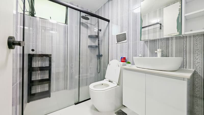 Simei Green Condominium, 7 Simei Street 4, Room Rental, 100 sqft, Condominium For Rent, by Bespoke Habitat Pte Ltd, 25195300 - 09-03 COMMON BATHROOM - PropertyGuru.com.sg