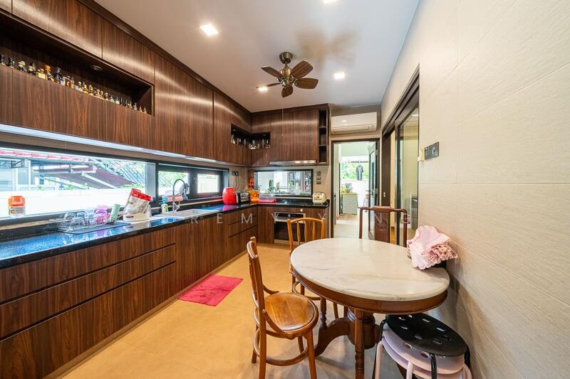 Jalan Ulu Siglap, Jalan Ulu Siglap, 8 Bedrooms, 7,000 sqft, Semi-Detached House For Sale, by Jeremy Yong, 25195670 - PropertyGuru.com.sg