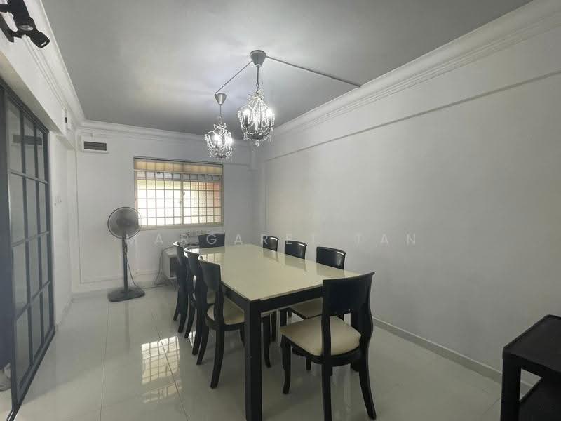 227 Yishun Street 21, 227 Yishun Street 21, Sembawang / Yishun, 3 Bedrooms, 1,442 sqft, HDB Flat For Rent, by Margaret Tan, 25196197 - Dining Room - PropertyGuru.com.sg