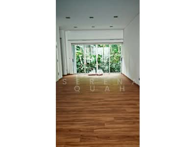 For Rent - Holland Mews