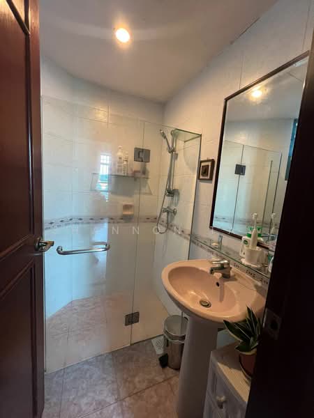 The Hillside, 341 Upper Bukit Timah Road, 3 Bedrooms, 1,302 sqft, Condominium For Rent, by Shannon Tay, 25197255 - PropertyGuru.com.sg