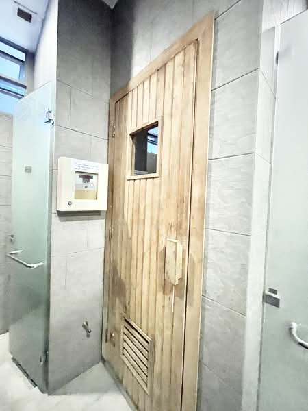 Viz at Holland, 221 Queensway, 1 Bedroom, 500 sqft, Condominium For Rent, by Esther Low, 25199554 - PropertyGuru.com.sg