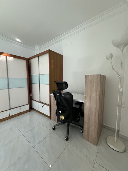 Geylang lorong 24a, Geylang Lorong 24a, 1 Bedroom, 330 sqft, Shophouse For Rent, by Bowie Neo, 25201631 - PropertyGuru.com.sg