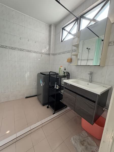 Geylang lorong 24a, Geylang Lorong 24a, 1 Bedroom, 330 sqft, Shophouse For Rent, by Bowie Neo, 25201631 - PropertyGuru.com.sg