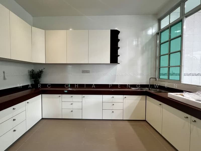 Semi-D in Serangoon Gardens near french school, Huddington/ Kingswear/ Tavistock/ Cowdray, 6 Bedrooms, 6,500 sqft, Semi-Detached House For Rent, by Marc Chia Peng Wen, 25202147 - PropertyGuru.com.sg
