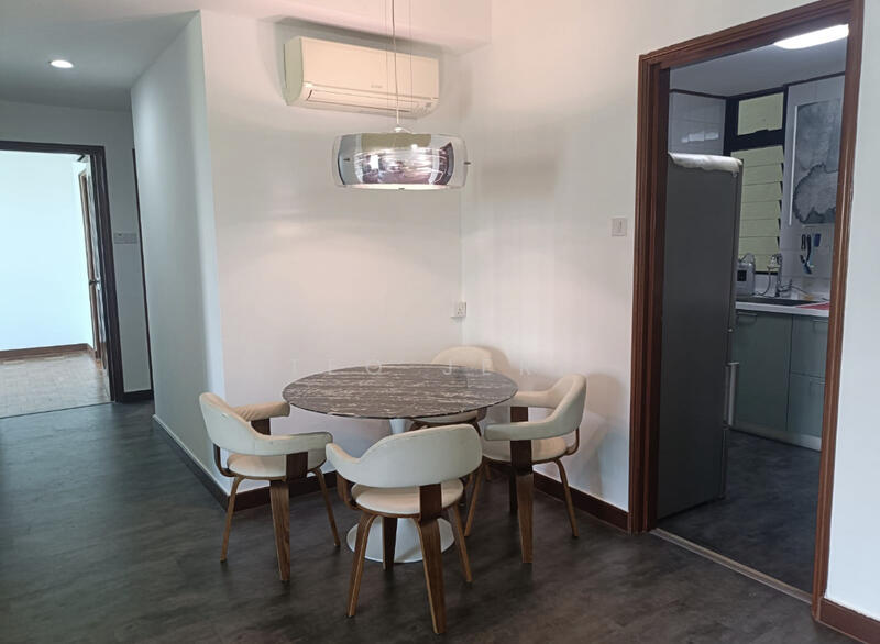 Spring Grove, 53 Grange Road, 2 Bedrooms, 1,012 sqft, Condominium For Rent, by Teo Jeri, 25202362 - PropertyGuru.com.sg