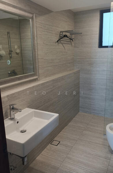 Spring Grove, 53 Grange Road, 2 Bedrooms, 1,012 sqft, Condominium For Rent, by Teo Jeri, 25202362 - PropertyGuru.com.sg