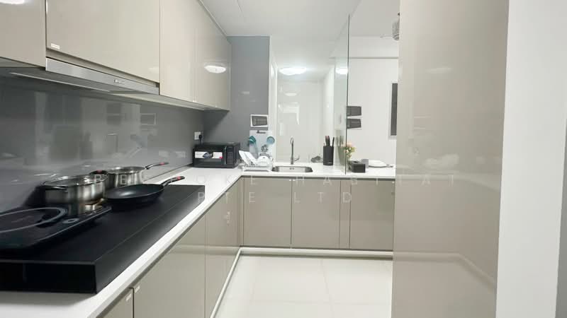 J Gateway, 2 Gateway Drive, Room Rental, 100 sqft, Condominium For Rent, by Bespoke Habitat Pte Ltd, 25204352 - 05-08 Kitchen - PropertyGuru.com.sg