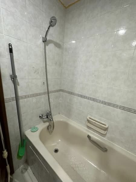 Parc Oasis, 37 Jurong East Avenue 1, Room Rental, 120 sqft, Condominium For Rent, by Francis Lee, 25206586 - PropertyGuru.com.sg