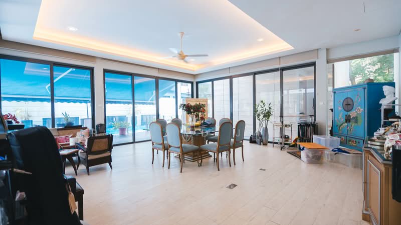 ★ Central Chatsworth GC Bungalow: Pool, Patio, Greenery, Near MRT, Shops, Chatsworth Park, Nassim, Cluny Hill, Bukit Timah, 5 Bedrooms, 7,000 sqft, Good Class Bungalow For Rent, by Richard Jany, 25207026 - Big dining area - PropertyGuru.com.sg