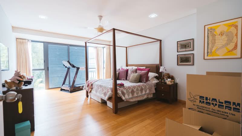 ★ Central Chatsworth GC Bungalow: Pool, Patio, Greenery, Near MRT, Shops, Chatsworth Park, Nassim, Cluny Hill, Bukit Timah, 5 Bedrooms, 7,000 sqft, Good Class Bungalow For Rent, by Richard Jany, 25207026 - Master bedroom - PropertyGuru.com.sg