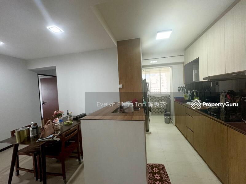 Kitchen & Dining Area 