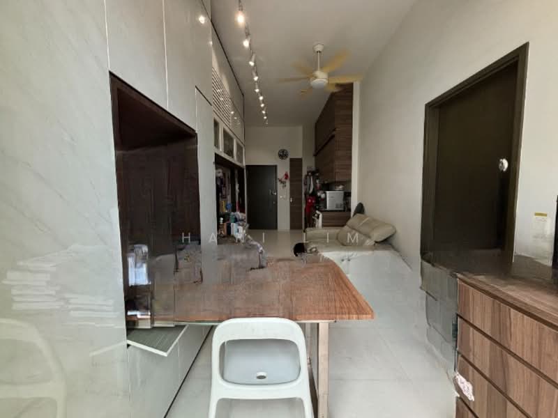 Jade Residences, 5 Lew Lian Vale, 2 Bedrooms, 1,033 sqft, Apartment For Rent, by Hani Lim, 25211534 - Living and Dining - PropertyGuru.com.sg