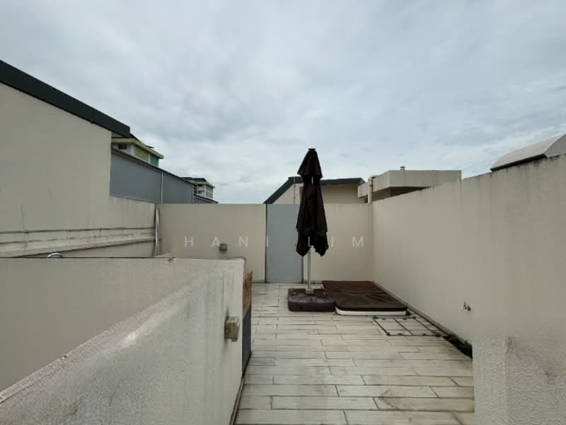 Jade Residences, 5 Lew Lian Vale, 2 Bedrooms, 1,033 sqft, Apartment For Rent, by Hani Lim, 25211534 - Open Terrace - PropertyGuru.com.sg