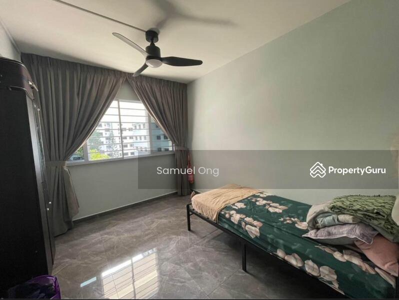 For Rent - 779 Woodlands Crescent