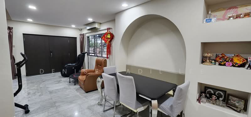 Foh Pin Garden, 21C Charlton Lane, 4 Bedrooms, 1,873 sqft, Corner Terrace For Rent, by Denise Fadil Lee, 25211554 - Spacious Living and Dining hall with airconditioned. - PropertyGuru.com.sg