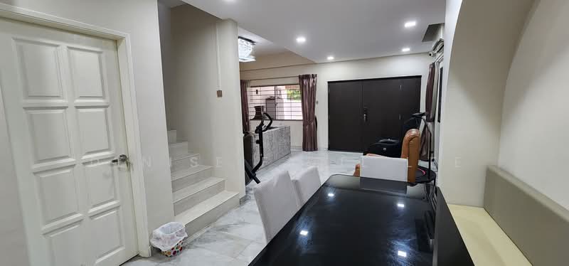 Foh Pin Garden, 21C Charlton Lane, 4 Bedrooms, 1,873 sqft, Corner Terrace For Rent, by Denise Fadil Lee, 25211554 - Spacious Living and Dining hall with airconditioned. - PropertyGuru.com.sg