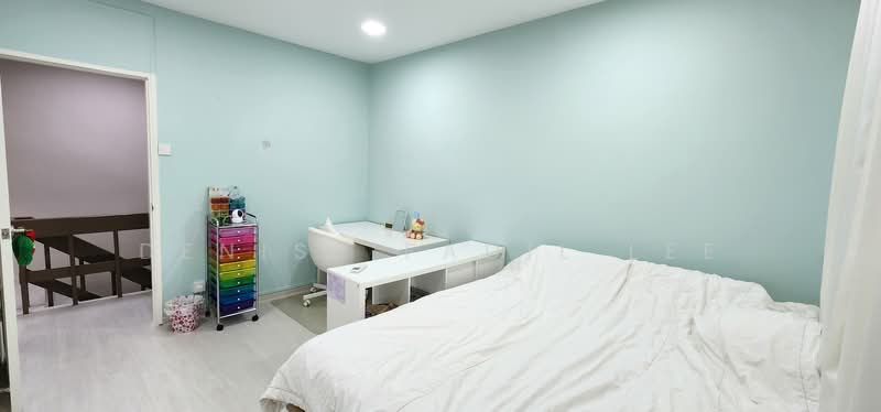 Foh Pin Garden, 21C Charlton Lane, 4 Bedrooms, 1,873 sqft, Corner Terrace For Rent, by Denise Fadil Lee, 25211554 - Bedroom 2 with walk-in wardrobe. - PropertyGuru.com.sg