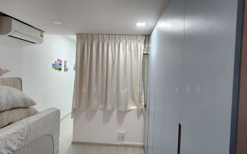Foh Pin Garden, 21C Charlton Lane, 4 Bedrooms, 1,873 sqft, Corner Terrace For Rent, by Denise Fadil Lee, 25211554 - Bedroom 2 with walk-in wardrobe. - PropertyGuru.com.sg