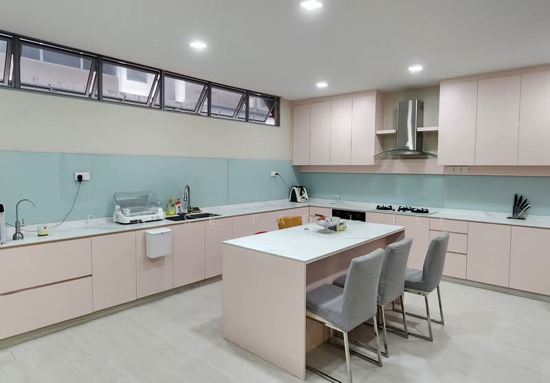 Foh Pin Garden, 21C Charlton Lane, 4 Bedrooms, 1,873 sqft, Corner Terrace For Rent, by Denise Fadil Lee, 25211554 - Spacious Kitchen. - PropertyGuru.com.sg