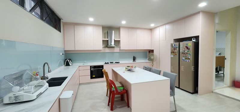 Foh Pin Garden, 21C Charlton Lane, 4 Bedrooms, 1,873 sqft, Corner Terrace For Rent, by Denise Fadil Lee, 25211554 - Spacious Kitchen. - PropertyGuru.com.sg