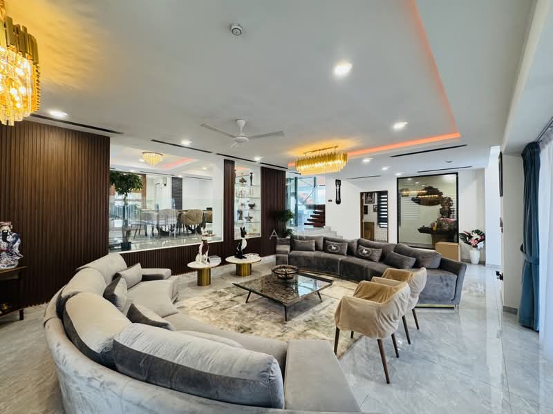 Very New Bungalow, 4 levels with Lift, 9 bedrooms ensuite with wardrobes,great for Multi-Generations, Most Sought-After area in Seletar, call 8130 3636!, 9 Bedrooms, 14,000 sqft, Bungalow House For Sale, by Kim Yan 金燕, 25212725 - PropertyGuru.com.sg