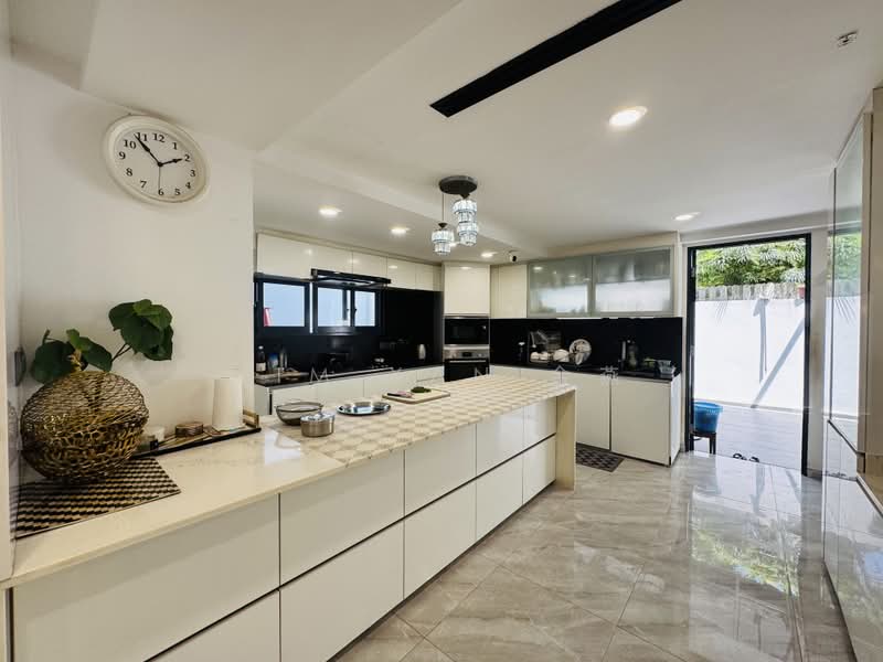 Very New Bungalow, 4 levels with Lift, 9 bedrooms ensuite with wardrobes,great for Multi-Generations, Most Sought-After area in Seletar, call 8130 3636!, 9 Bedrooms, 14,000 sqft, Bungalow House For Sale, by Kim Yan 金燕, 25212725 - PropertyGuru.com.sg