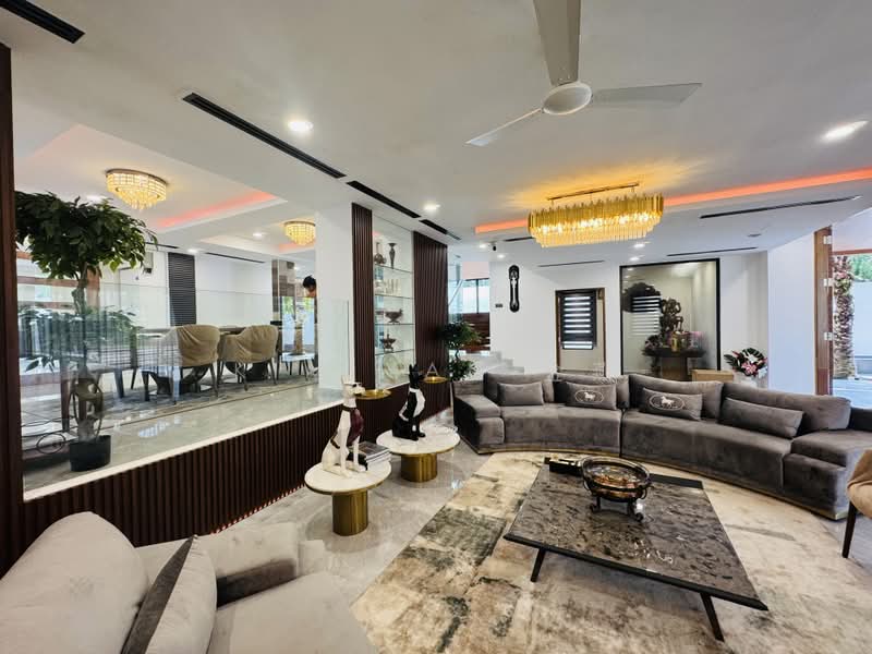 Very New Bungalow, 4 levels with Lift, 9 bedrooms ensuite with wardrobes,great for Multi-Generations, Most Sought-After area in Seletar, call 8130 3636!, 9 Bedrooms, 14,000 sqft, Bungalow House For Sale, by Kim Yan 金燕, 25212725 - PropertyGuru.com.sg