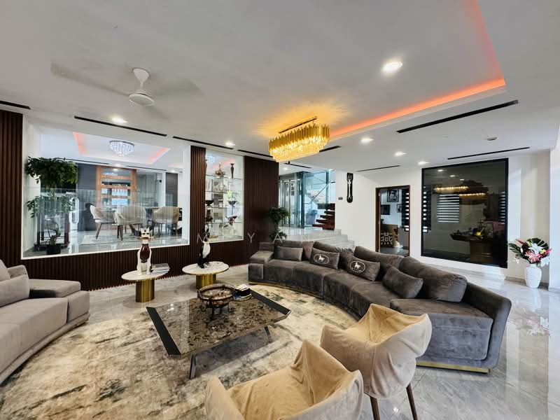 Very New Bungalow, 4 levels with Lift, 9 bedrooms ensuite with wardrobes,great for Multi-Generations, Most Sought-After area in Seletar, call 8130 3636!, 9 Bedrooms, 14,000 sqft, Bungalow House For Sale, by Kim Yan 金燕, 25212725 - PropertyGuru.com.sg