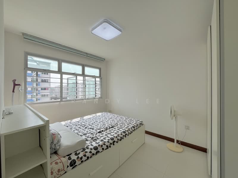 212A Punggol Walk, 212A Punggol Walk, 3 Bedrooms, 1,001 sqft, HDB Flat For Rent, by Randy Lee, 25213111 - master bedroom - PropertyGuru.com.sg
