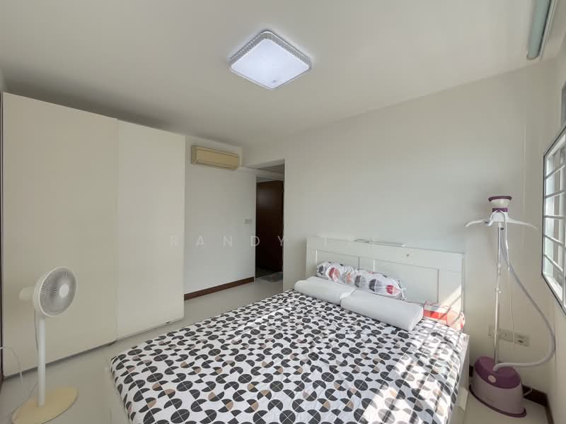 212A Punggol Walk, 212A Punggol Walk, 3 Bedrooms, 1,001 sqft, HDB Flat For Rent, by Randy Lee, 25213111 - master bedroom - PropertyGuru.com.sg