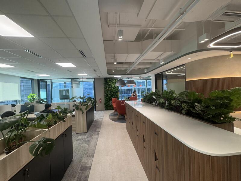 Designer fitted office for takeover @ central boulvard, Central boulvard, 2,500 sqft, Office For Rent, by Leow Kok Wee, 25215393 - CommercialGuru.com.sg