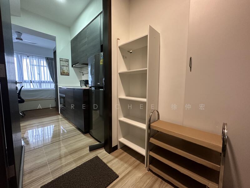 Common Foyer with Shoe Cabinet