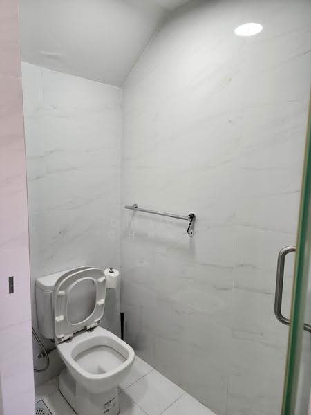 Park 1 Suites, 8 Lorong 40 Geylang, Eunos / Geylang / Paya Lebar, Room Rental, 250 sqft, Condominium For Rent, by Chloe Chang, 25217601 - Bathroom - PropertyGuru.com.sg