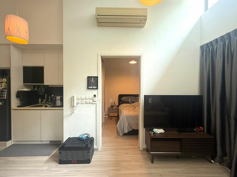 Living Room With High Ceiling (4m)