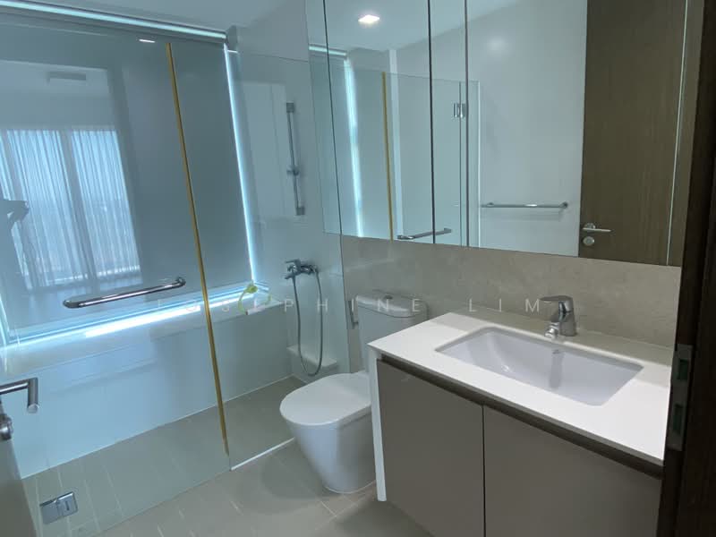 Hundred Trees, 83 West Coast Drive, 3 Bedrooms, 1,302 sqft, Condominium For Rent, by Josephine Lim, 25220018 - Master Toilet - PropertyGuru.com.sg