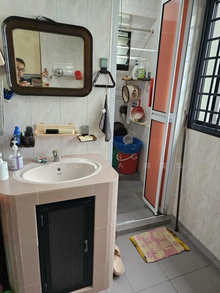410 Commonwealth Avenue West, 410 Commonwealth Avenue West, Room Rental, 200 sqft, HDB Flat For Rent, by Zheng Ronghua 郑荣华, 25220123 - PropertyGuru.com.sg