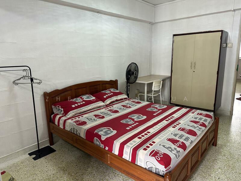 410 Commonwealth Avenue West, 410 Commonwealth Avenue West, Room Rental, 200 sqft, HDB Flat For Rent, by Zheng Ronghua 郑荣华, 25220123 - Master bedroom - PropertyGuru.com.sg
